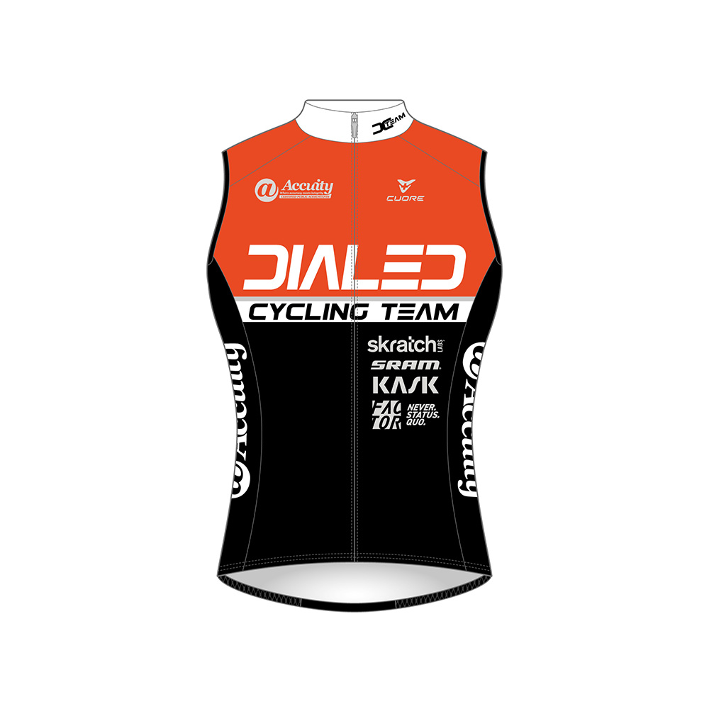 dialed-cycling-s-63-0030-wmn-pkt-front.jpg